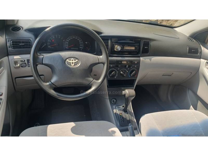 TOYOTA - COROLLA - 2003/2004 - Preta - R$ 35.990,00