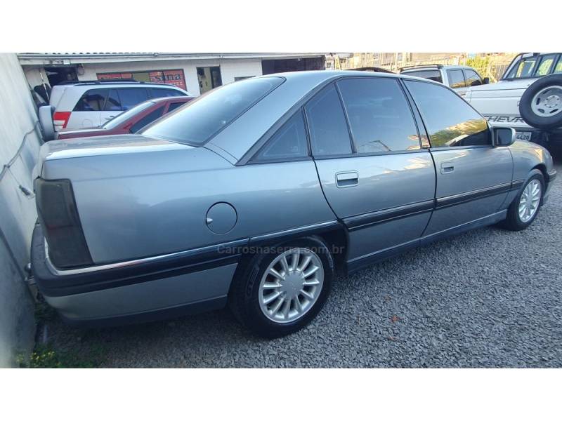 CHEVROLET - OMEGA - 1996/1997 - Prata - R$ 35.990,00