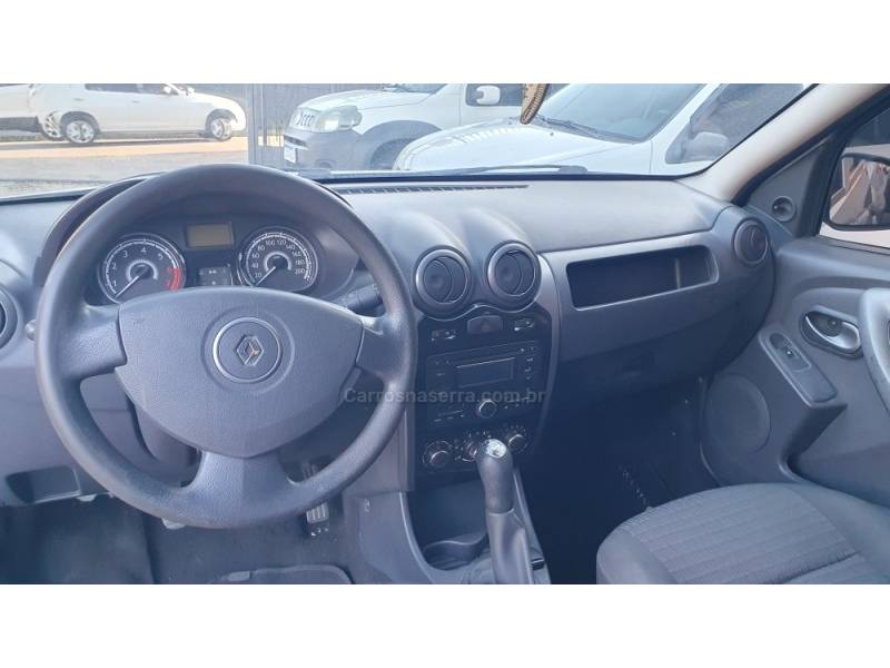 RENAULT - SANDERO - 2011/2012 - Prata - R$ 29.999,00