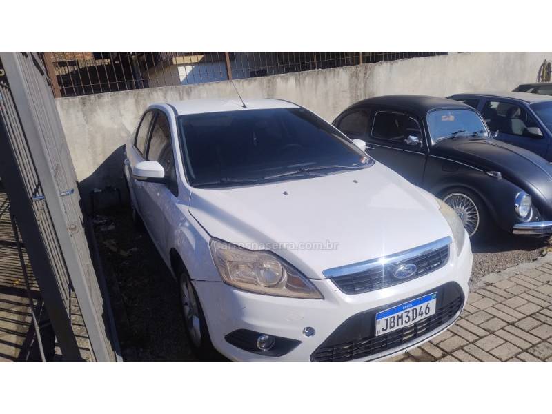 FORD - FOCUS - 2009/2009 - Branca - R$ 29.999,00