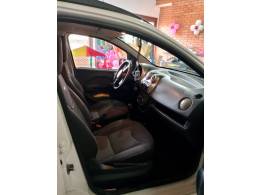 FIAT - UNO - 2011/2012 - Branca - R$ 32.990,00