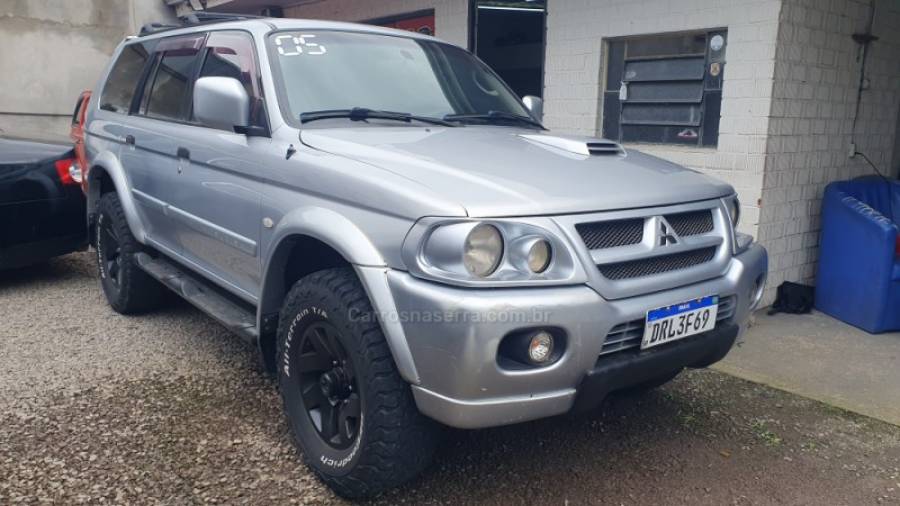 MITSUBISHI - PAJERO SPORT - 2005/2005 - Prata - R$ 54.999,00