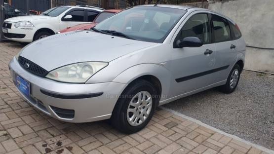 FORD - FOCUS - 2006/2007 - Prata - R$ 24.999,00