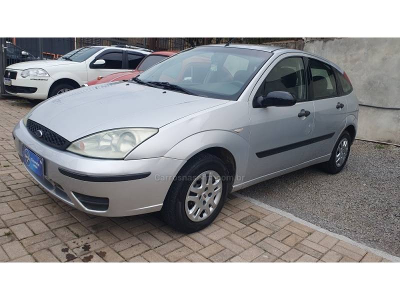 FORD - FOCUS - 2006/2007 - Prata - R$ 24.999,00